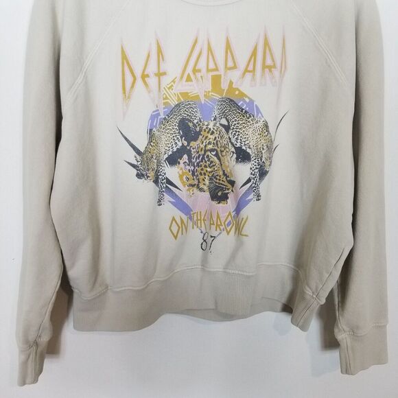 Daydreamer Women  Def Leppard On The Prowl Graphic Sweatshirt Sz S Ivory - Picture 3 of 7